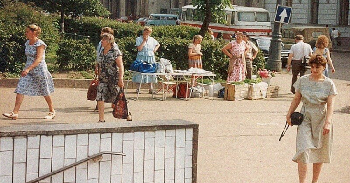 С коллегами по работе не смогли ответить верно на вопросы по истории СССР.