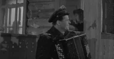 Сумеете узнать 7 советских шлягеров лишь по двум строчкам?