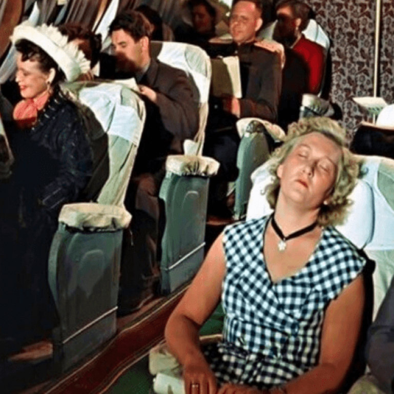 Попробуйте вспомнить по кадру с героями на борту самолета советские кинокартины